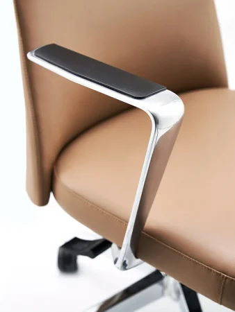 executive-swivel-chair-with-curved-arms-7